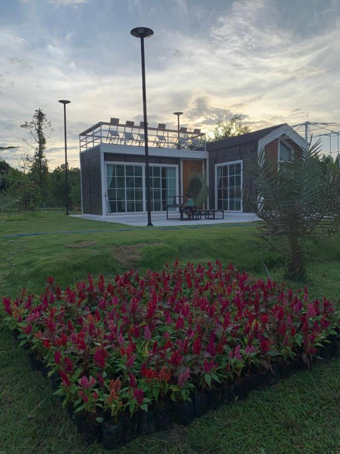 Baan Suan Madam บ้านสวนมาดามวังน้ำเขียว Luaran gambar